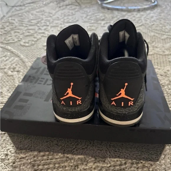 Air Jordan 3 - Picture 3 of 6
